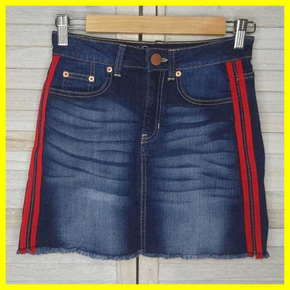 No Boundaries Stretch Blue Skirt Red Striped Mid Size 3 Short